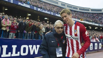 Fernando Torres and Manuel Bri&ntilde;as.