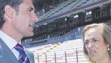 <b>SE LA JUEGAN. </b>El entrenador y la presidenta del Rayo Vallecano quieren que su equipo se clasifique cueste lo que cueste.