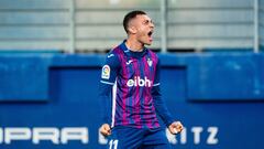 Yanis Rahmani celebra el gol contra el Villarreal B