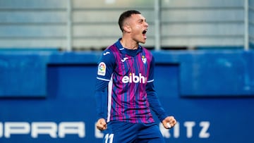 Yanis Rahmani celebra el gol contra el Villarreal B