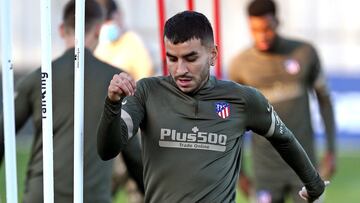 En las botas de Correa