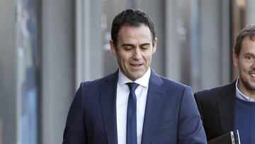 Velasco Carballo: "El árbitro arbitra, nunca pide el VAR"