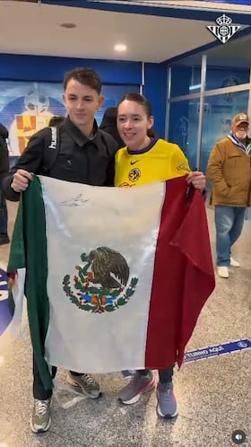 Fidalgo firmando la bandera de México es lo que necesitas ver
