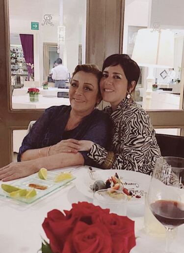Michelle Salas celebra el cumpleaños 52 de su mamá Stephanie Salas