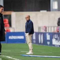 Víctor Martín: “No puede ser que la portera tarde lo que tarda...”