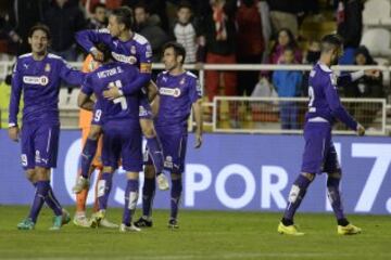 1-3. Sergio García celebró el tercer tanto con sus compañeros.