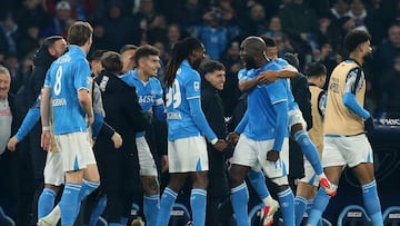 Napoli's Belgian forward #11 Romelu Lukaku (2ndR) celebrates scoring his team's second goal with teammates during the Italian Serie A football match between Napoli and Juventus at the Diego Armando Maradona stadium in Naples on January 25, 2025. (Photo by Carlo Hermann / AFP)