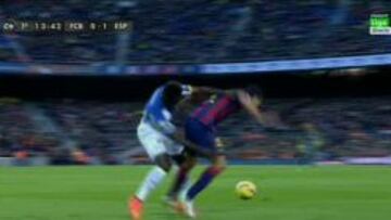 El Barça pidió falta de Caicedo en el 0-1 y un penalti a Neymar