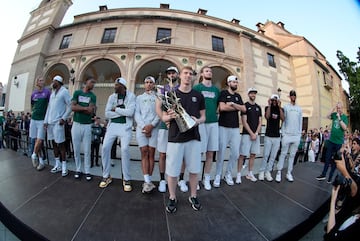El Unicaja de M¨¢laga celebra su segundo t¨ªtulo de la BCL (Basketball Champions League) en La Parroquia, Bas¨ªlica y Real Santuario de Santa Mar¨ªa de la Victoria y de la Merced.
