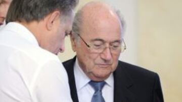 El presidente de la FIFA, Joseph Blatter, ha se&ntilde;alado a un semanario alem&aacute;n que varios pa&iacute;ses europeos presionaron para que Catar lograra el Mundial 2022.
