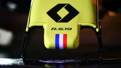 ENSTONE, ENGLAND - FEBRUARY 12: The nose detail of the Renault Sport F1 RS19 during the Renault Sport Formula One Team 2019 car launch on February 12, 2019 in Enstone, England. (Photo by Mark Thompson/Getty Images)