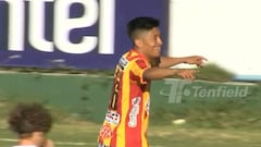 Con un leve desvío: el nuevo gol de Gonzalo Jara en Uruguay