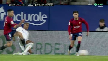 El pisot&oacute;n de Chimy &Aacute;vila a Rodrygo en el minuto 26 del Osasuna-Real Madrid de la jornada 33 de LaLiga Santander.