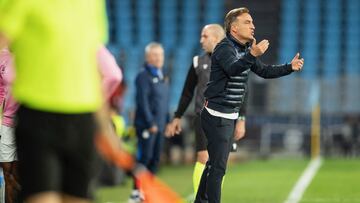 Carlos Carvalhal, entrenador del Celta, durante el partido contra el Mallorca en Balaídos.