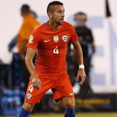 Mauricio Isla es opción para Bayer Leverkusen de Aránguiz