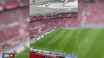 Bayer Leverkusen, minuto de silencio a sus hinchas previo al título