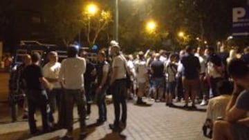 Ultras a la salida del Bernab&eacute;u