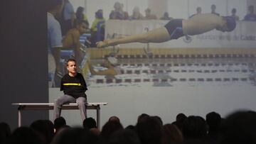 El Sepia Hernández: pies y cabeza