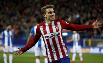 Griezmann cebra un gol con el Atlético.