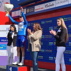 Simon Yates ya marca el ritmo