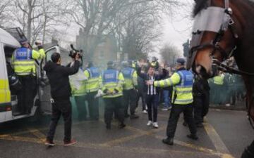 Pelea entre los seguidores del Tottenham y el Millwall