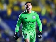 Soccer Football - Liga MX - Club America v Juarez - Estadio Ciudad de los Deportes, Mexico City, Mexico - March 4, 2026 Club America's Angel Malagon celebrates after Alejandro Zendejas scores their first goal REUTERS/Eloisa Sanchez