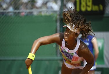 Non-native New Yorker Osaka still walking in Paris