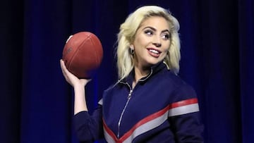 La cantante se robó los corazones de la prensa deportiva, pero no reveló ningún detalle de su anticipada presentación.