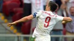 Lewandowski celebra un gol con su selecci&oacute;n.