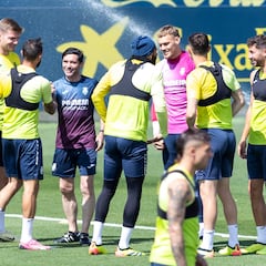 Marcelino debe decidir el dilema de la portería