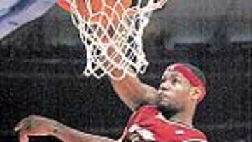 LeBron, cada día más arriba.