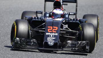 Button con el nuevo alerón de McLaren.