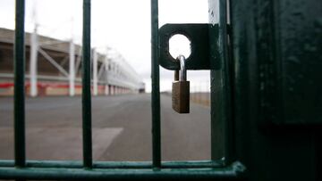 ¿Pueden obligar a los jugadores a entrenar y cogerse vacaciones o bien suspenderles de empleo?