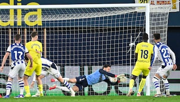 La Real Sociedad encajó tres goles frente al Villarreal en La Cerámica. EFE/Andreu Dalmau
