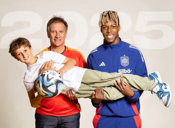 La Fundaci¨®n CRIS contra el c¨¢ncer junto con la Selecci¨®n Espa?ola de f¨²tbol y Leyendas Espa?a han lanzado el Calendario Solidario 2025 a favor de la investigaci¨®n. Nandete Rodr¨ªguez Musallam, Alfonso P¨¦rez y Nico Williams (en la imagen) son los protagonistas del mes de mayo. Puede adquirir su ejemplar en www.leyendasespana.compralaentrada.com.