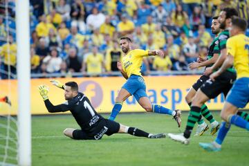 Pejiño marcó un gran tanto ante el Racing, con un espectacular quiebro con pierna izquierda que dejó sentado a Saúl García dentro del área y definición con pierna derecha. Lleva cuatro goles (cinco si sumamos la Copa).