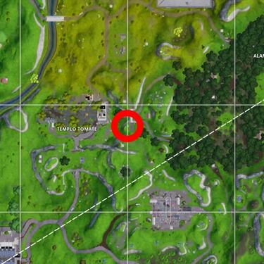 Desafío de Fortnite - Busca entre un hombre de roca gigante, un tomate coronado y un árbol cercado