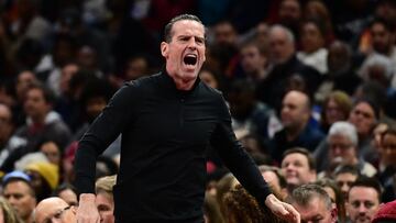 Cleveland Cavaliers head coach Kenny Atkinson reacts during the second half against the Chicago Bulls at Rocket Mortgage FieldHouse.