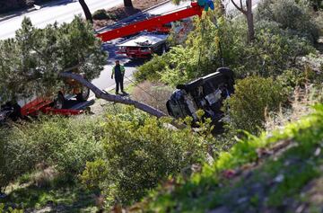 El  automvil de Tiger Woods tras el accidente de trfico en el suroeste de Los ?ngeles, California (EE.UU).