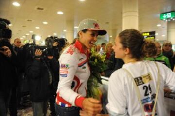 Llegada de Laia Sanz al aeropuerto del Prat después de quedar novena en el Dakar 2015