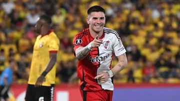 River Plate's midfielder #30 Franco Mastantuono celebrates after scoring during the Copa Libertadores group stage football match between Ecuador's Barcelona and Argentina's River Plate at the Monumental Banco Pichincha stadium in Guayaquil, Ecuador, on May 8, 2025. (Photo by MARCOS PIN / AFP)