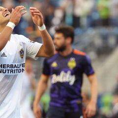 Chicharito no pudo igualar el mejor inicio goleador de su carrera