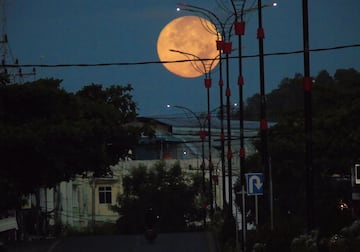 April's pink supermoon in glorious pictures