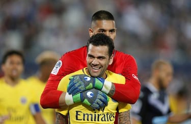 Dani Alves: I'd go back to Barcelona tomorrow