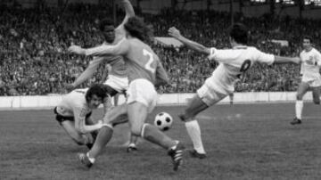 France left Stade de Colombes for the Parc des Princes in 1972, but they returned to their former home three years later for a friendly against Portugal. Neither side had graced a major tournament since the 1966 World Cup and a low-quality contest was decided by two errors. Benfica great Nene put Portugal ahead in the 21st minute after France goalkeeper Rene Charrier failed to gather a low cross. Shortly after the hour, Marinho capitalised on a loose touch by Jean-Francois Jodar and finished with a deft lob to seal what remains Portugal's last victory over France.