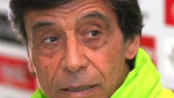 <b>NO SE FÍA.</b> El técnico bético desconfía del Real Madrid y aseguró que los blancos ganan "hasta con la oreja".