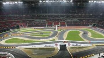 <b>IMPONENTE. </b>El nuevo estadio de Wembley, repleto de aficionados para ver esta auténtica fiesta del motor, sustituyó en esta ocasión al Estadio de Francia de París.