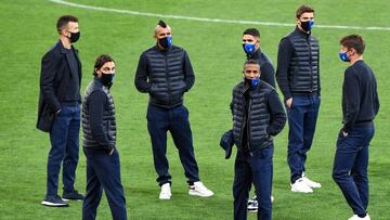 Los jugadores del Inter pisan el Ol&iacute;mpico de Kiev.