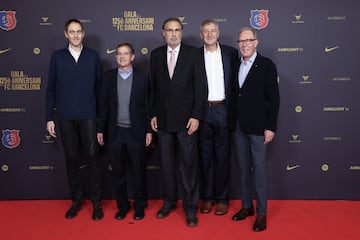 Exjugadores de la sección de baloncesto del Barça en la alfombra roja del gran Teatro del Liceu.