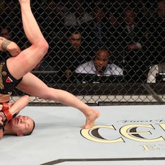 Andrade destrona a Namajunas en Río tras un KO salvaje